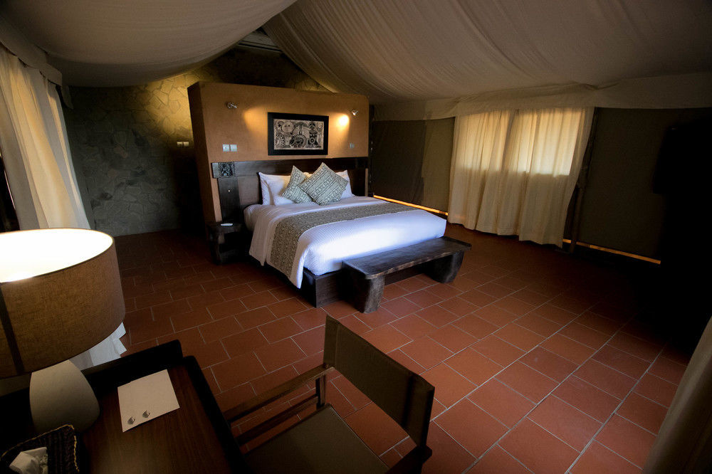 Zaina Lodge Wa Екстериор снимка