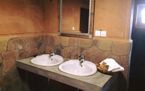 Zaina Lodge Wa Екстериор снимка